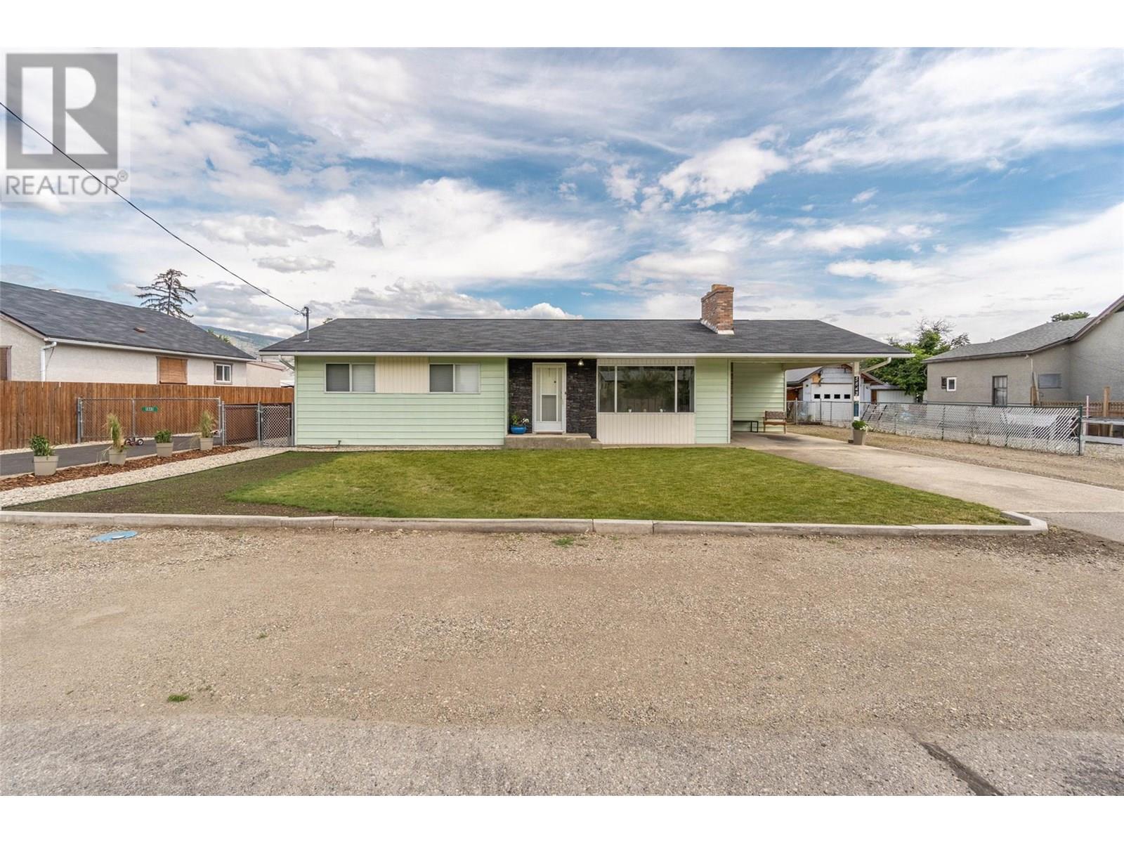 5843 Okanagan St, Oliver, BC V0H 1T0