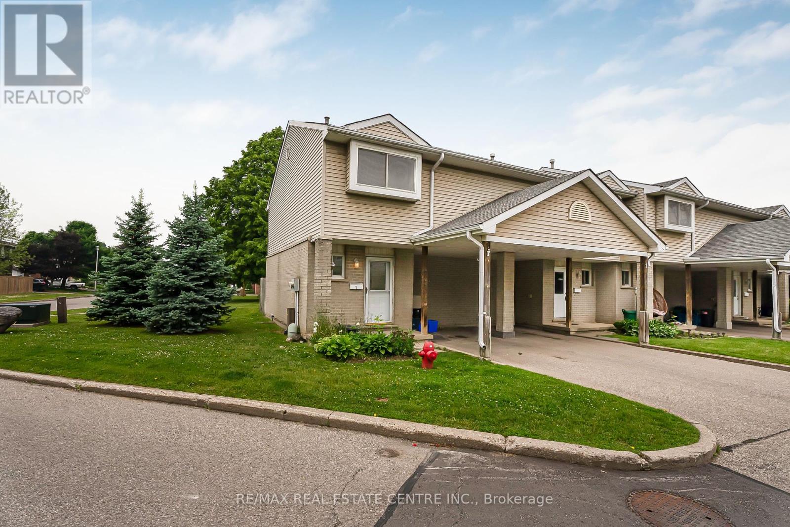 1 125 Sekura Cres, Cambridge, ON N1R 8B4