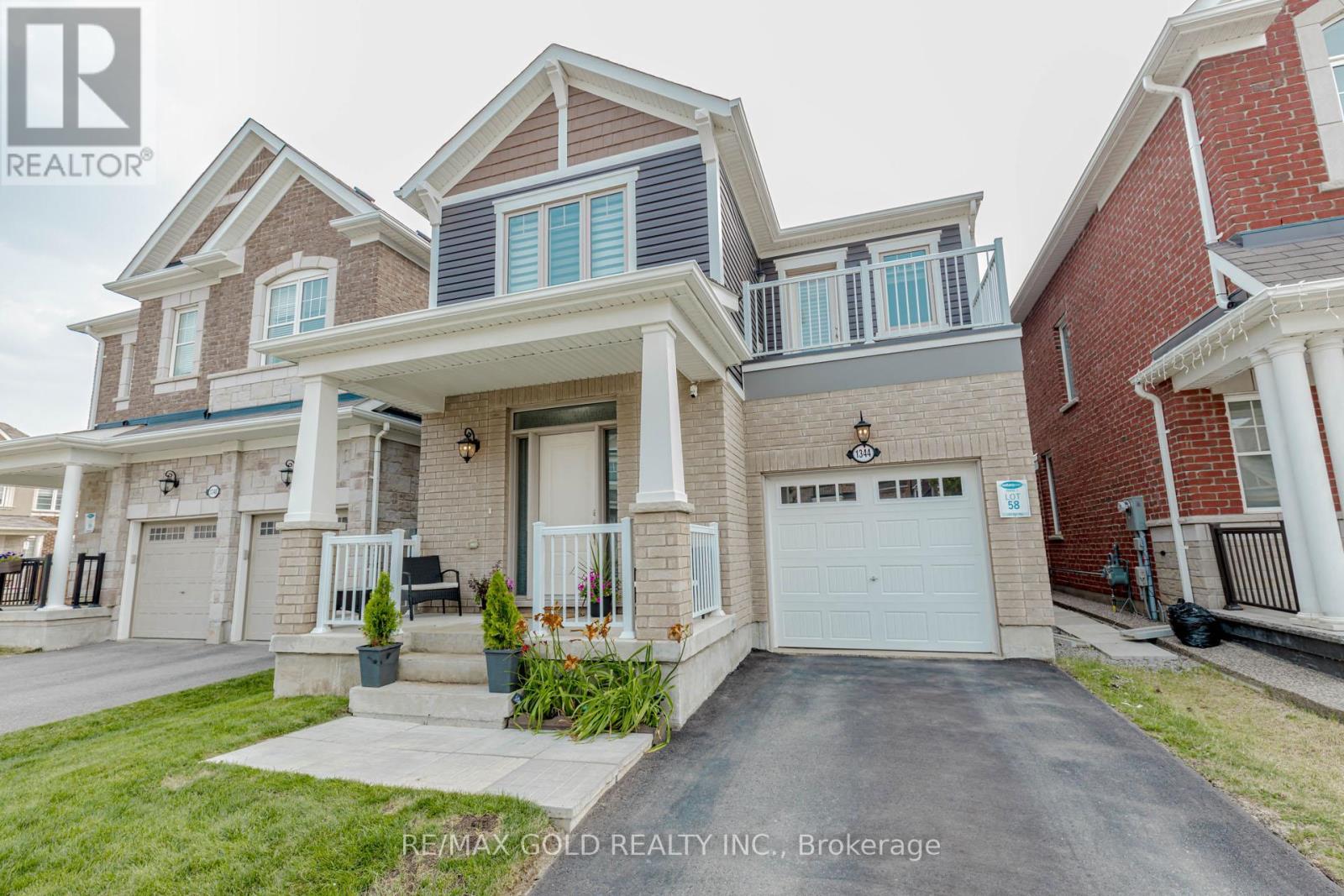 1344 Rose Way, Milton, ON L9T 7E7