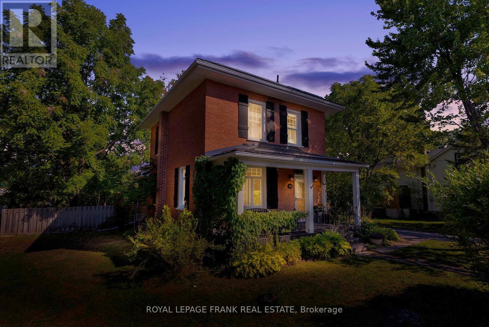 18 Nassau St, Selwyn, ON K0L 2H0