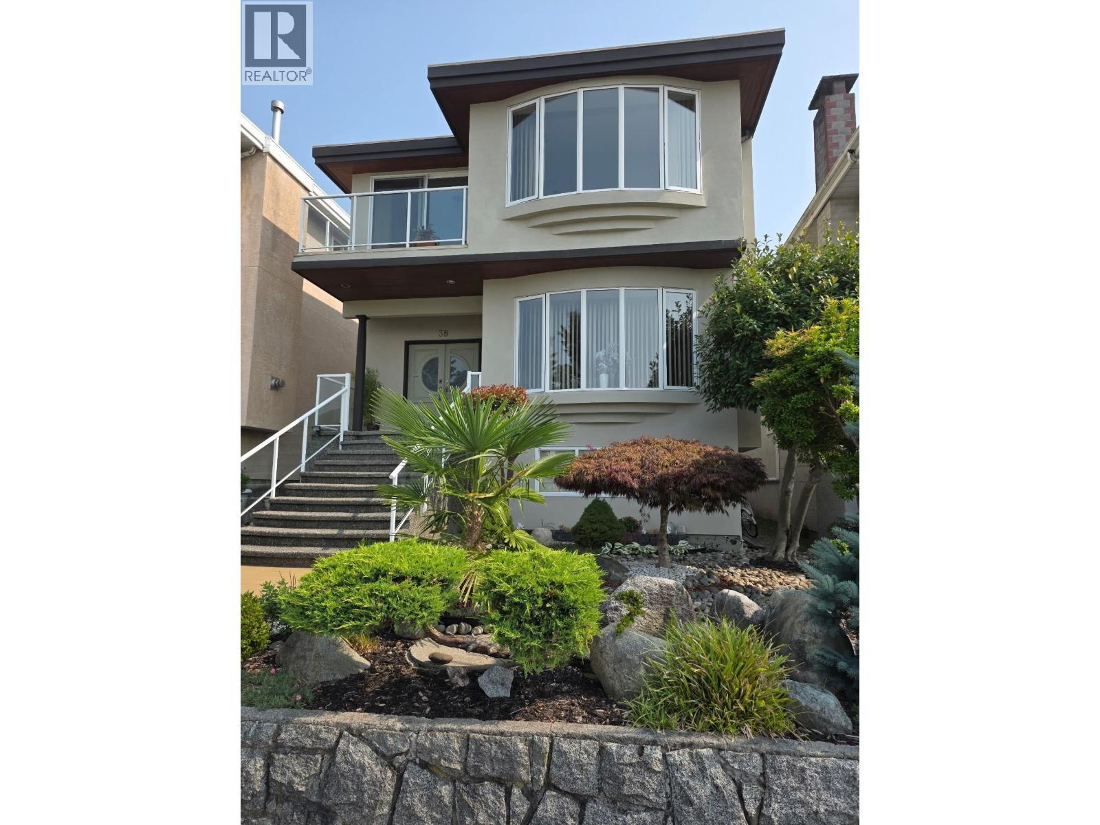 38 N Glynde Ave, Burnaby, BC V5B 1G7