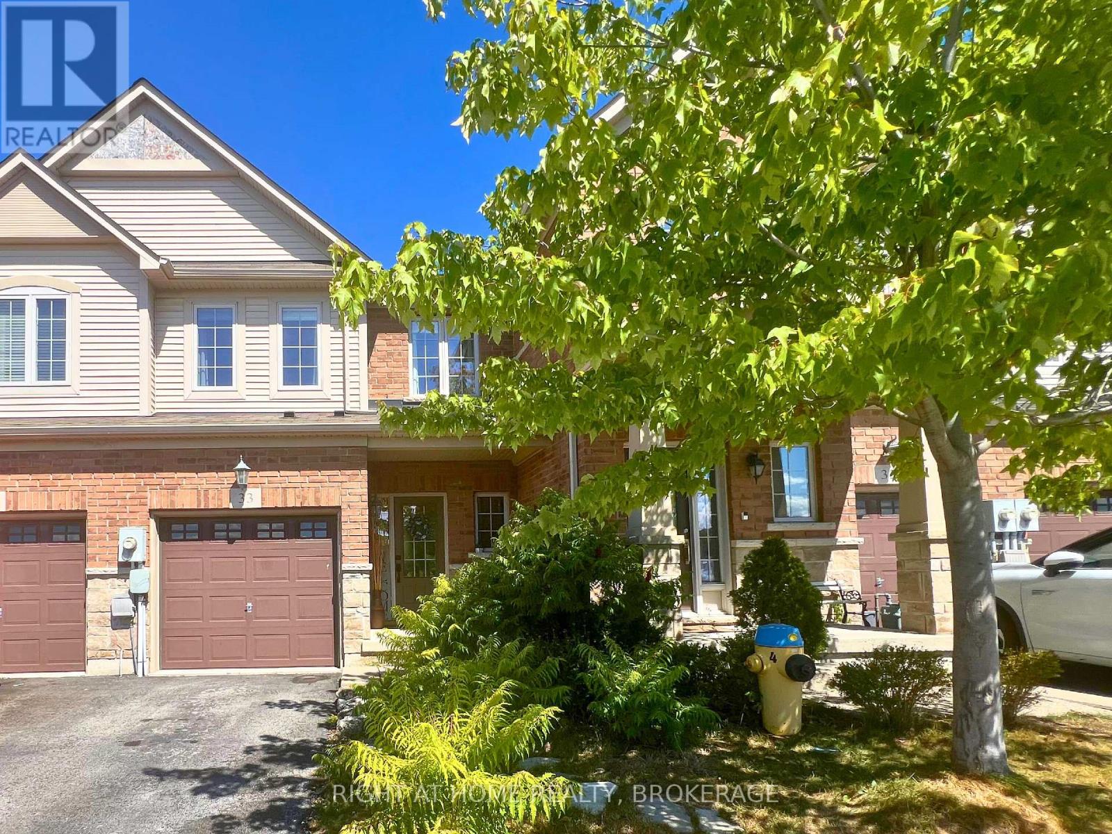 33 541 Winston Rd, Grimsby, ON L3M 0C5