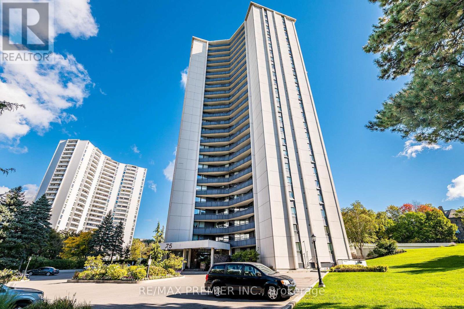 2308 75 Graydon Hall Dr, Toronto, ON M3A 3M5