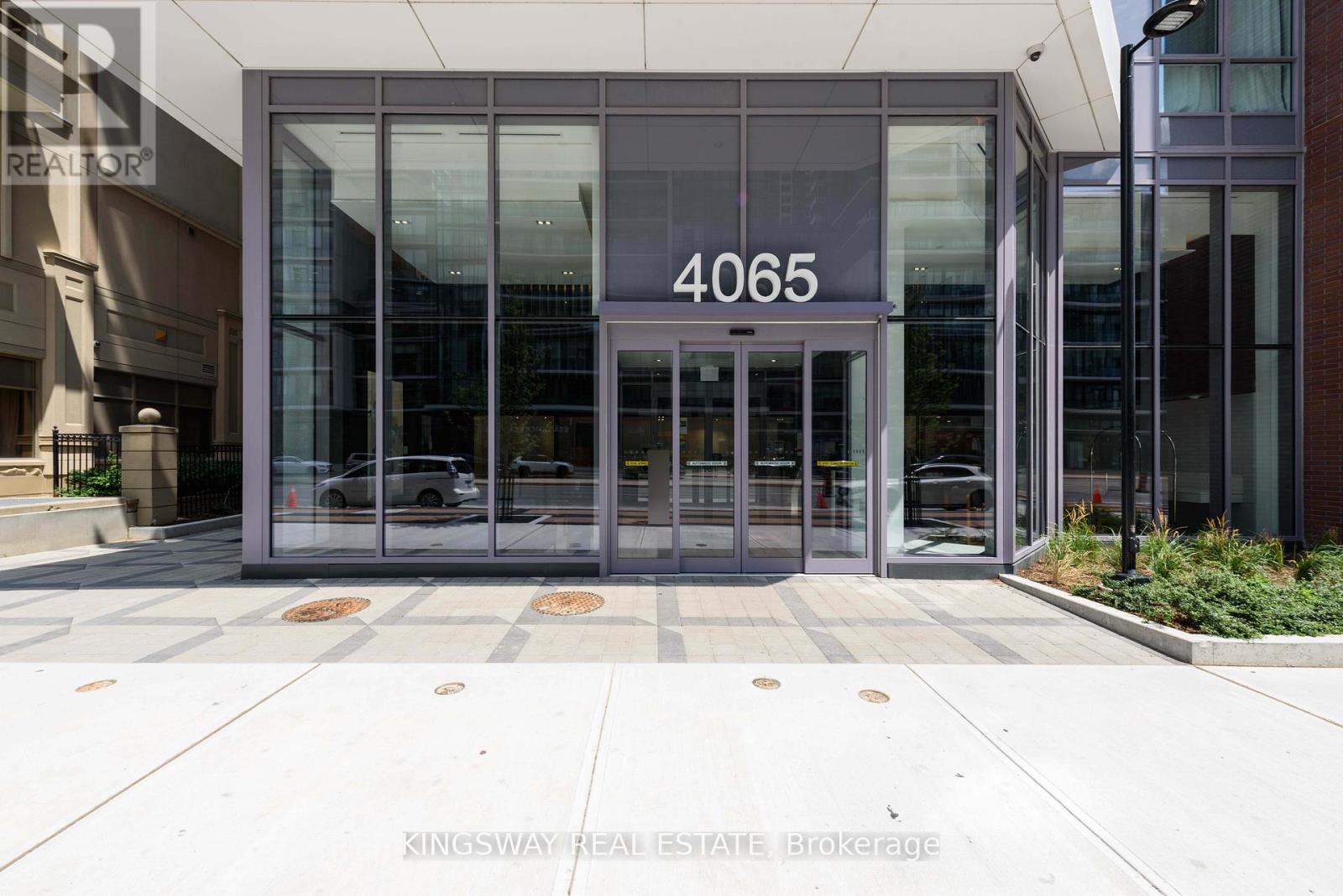 2505 4065 Confederation Pkwy, Mississauga, ON L5B 0L4