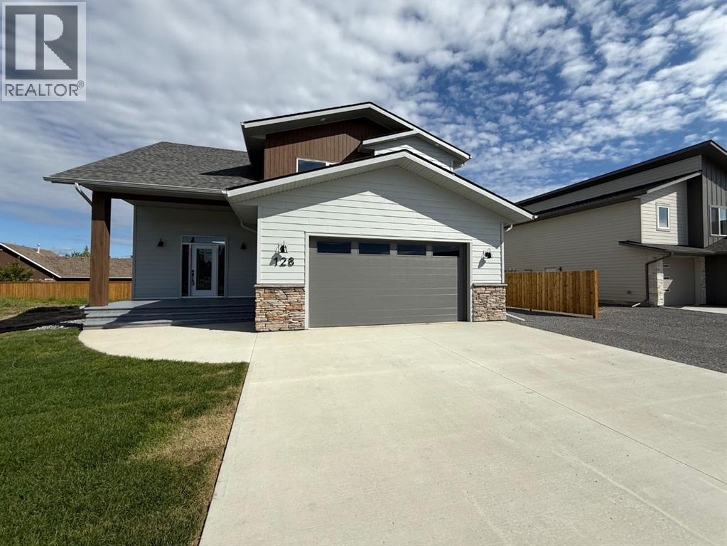 128 Trestle Pl, Hinton, AB T7V 0B8