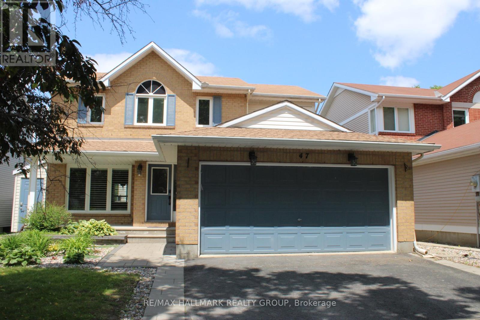 47 Emerald Meadows Dr, Ottawa, ON K2M 2L5
