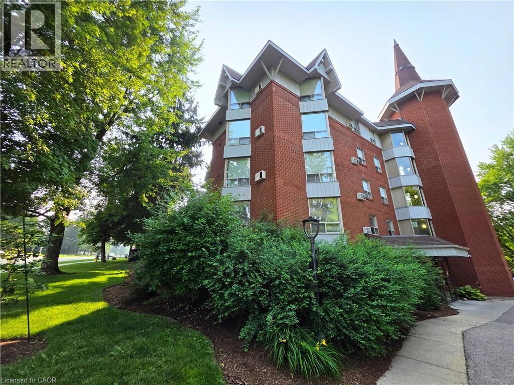 384 Erb Street W Unit 102, Waterloo, ON N2L 1W6