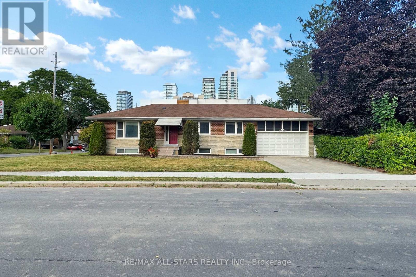 105 Betty Ann Dr, Toronto, ON M2N 1X1