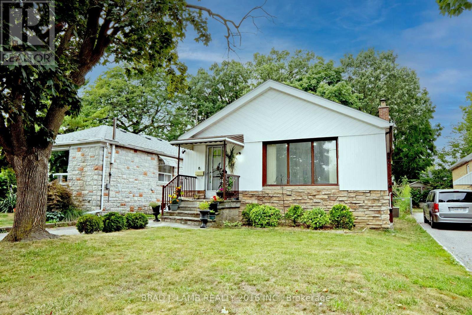 42 Lynnford Dr, Toronto, ON M9B 1H7