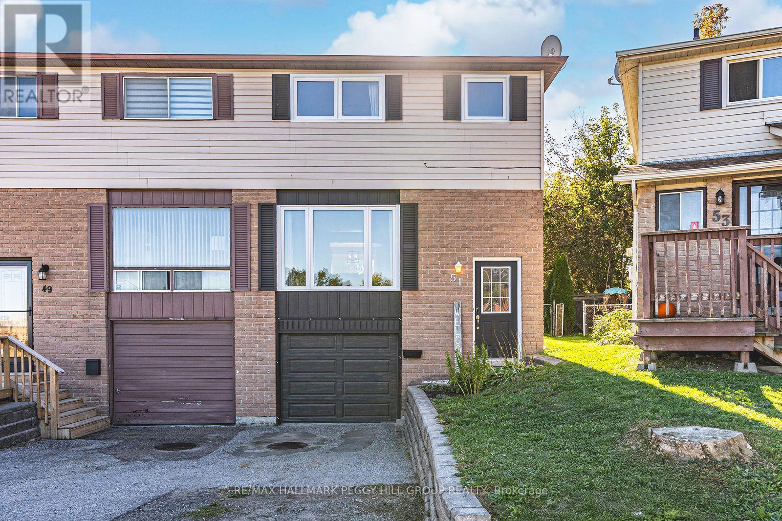 51 Robin Ct, Barrie, ON L4M 5L9