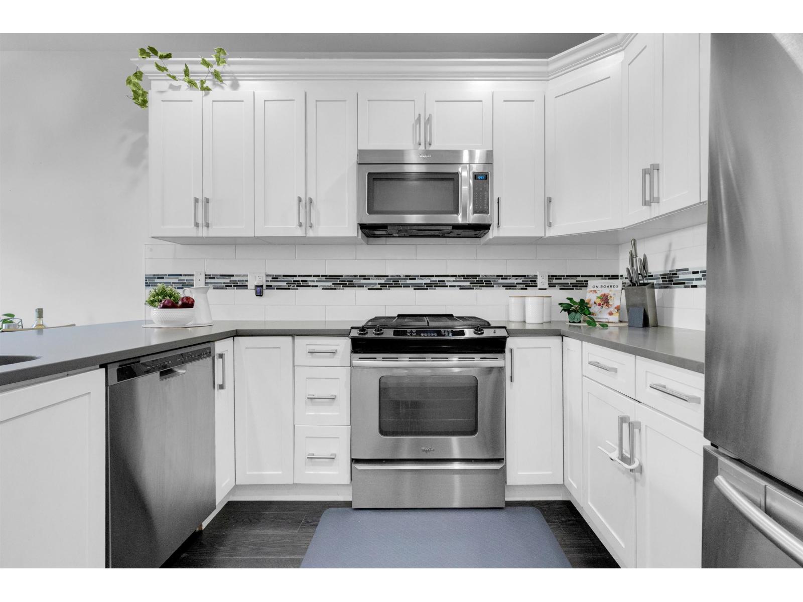 3266 147 Street Unit 8, Surrey, BC V4P 1Z8