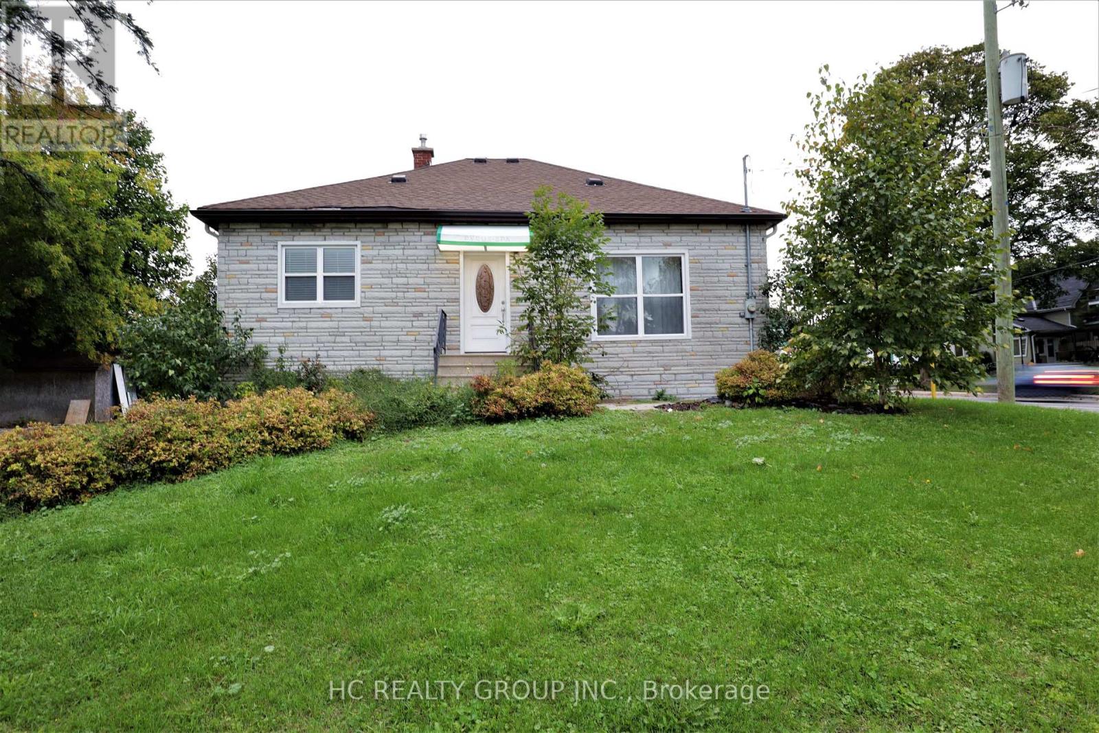 94 Prospect St, Newmarket, ON L3Y 3T4
