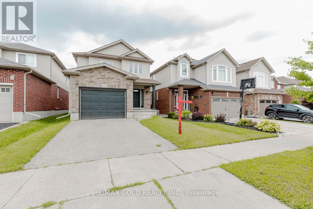 47 Hinrichs Cres, Cambridge, ON N1T 0A8