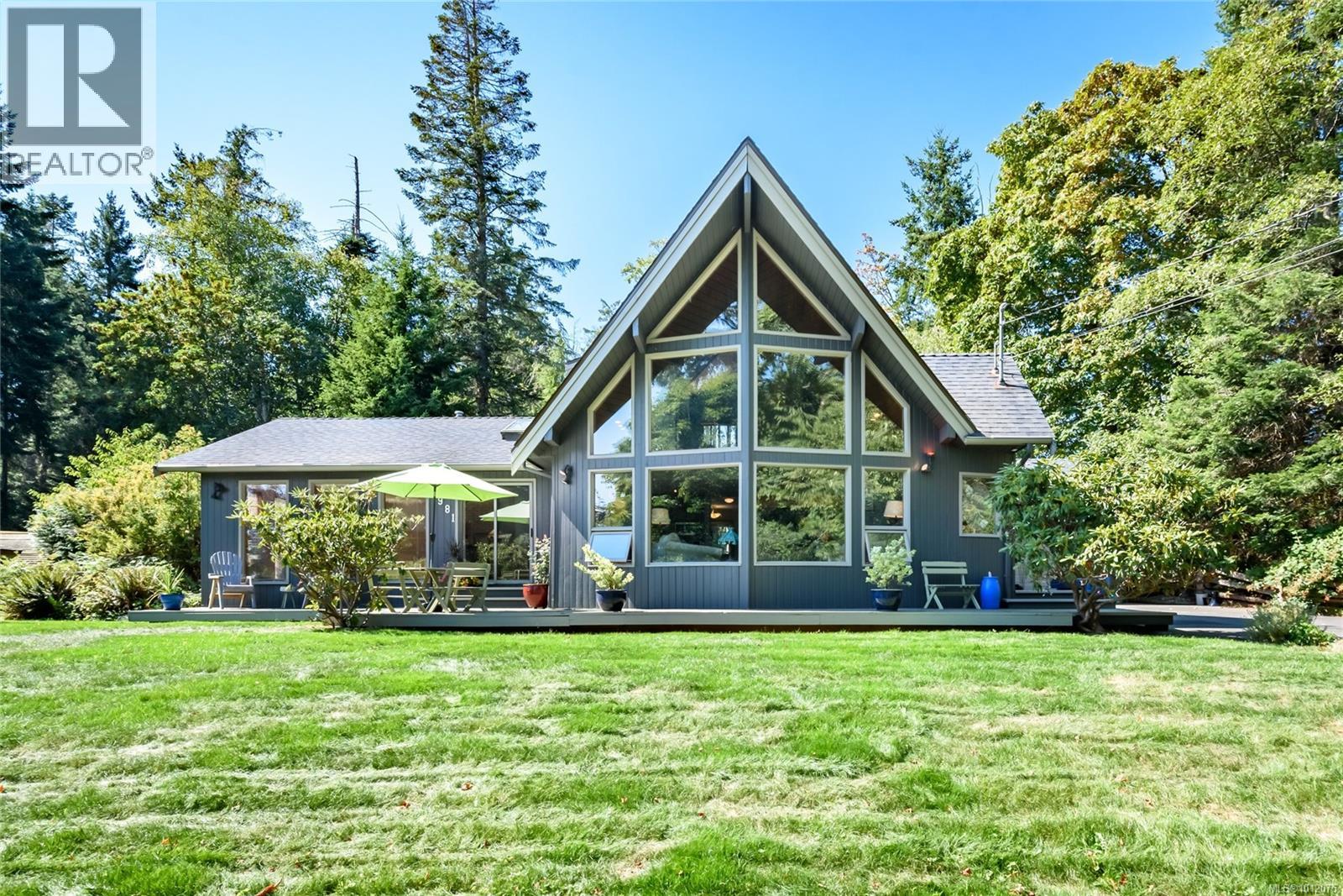 5981 Aldergrove Dr, Courtenay, BC V9J 1W3