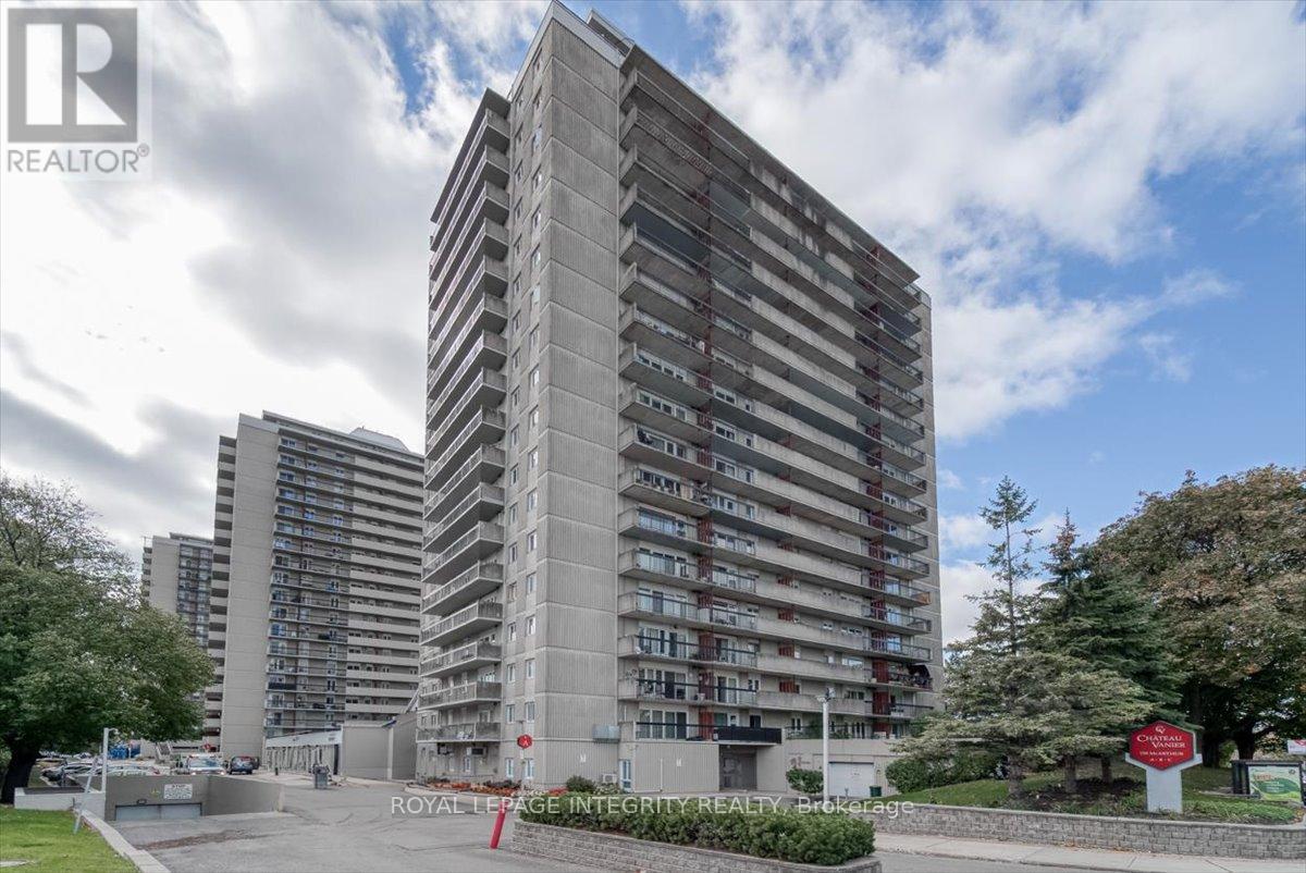 1804 158c Mcarthur Ave, Ottawa, ON K1L 8E7