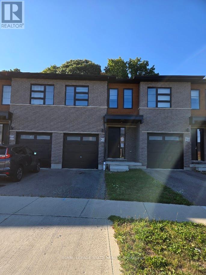 940 Robert Ferrie Dr, Kitchener, ON N2R 0P9