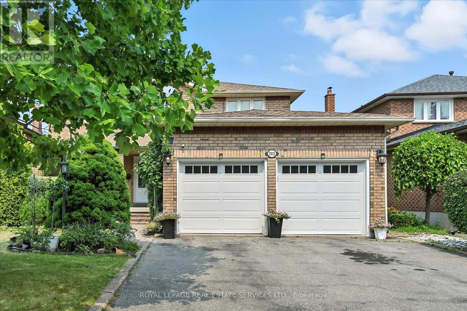 2921 Mulberry Dr, Oakville, ON L6J 7H4