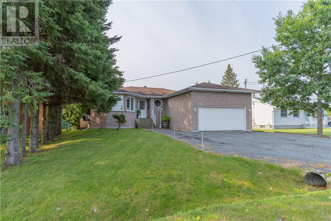 433 Raymond Cres, Azilda, ON P0M 1B0