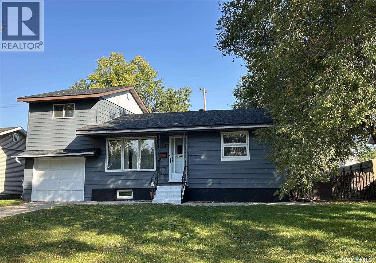 256 Duncan Rd, Estevan, SK S4A 0A4