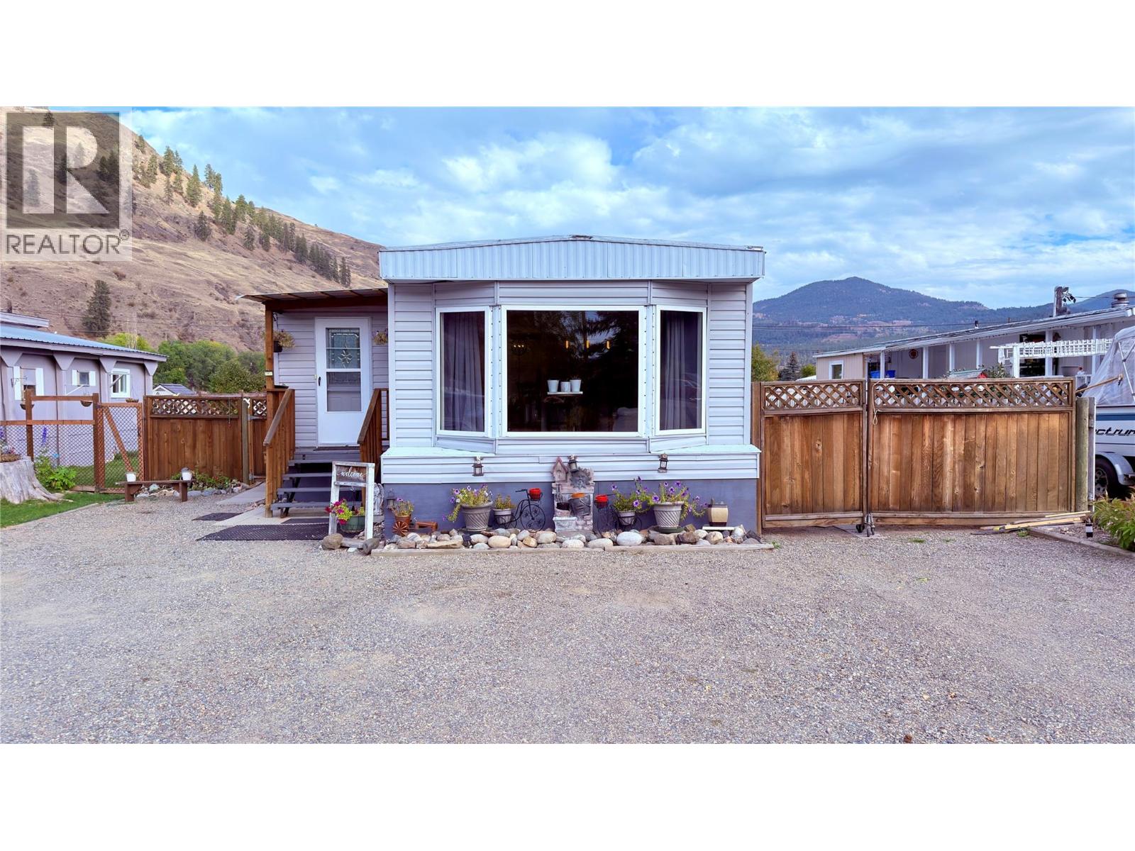 925 Thirteenth Avenue Unit 3, Midway, BC V0H 1M0