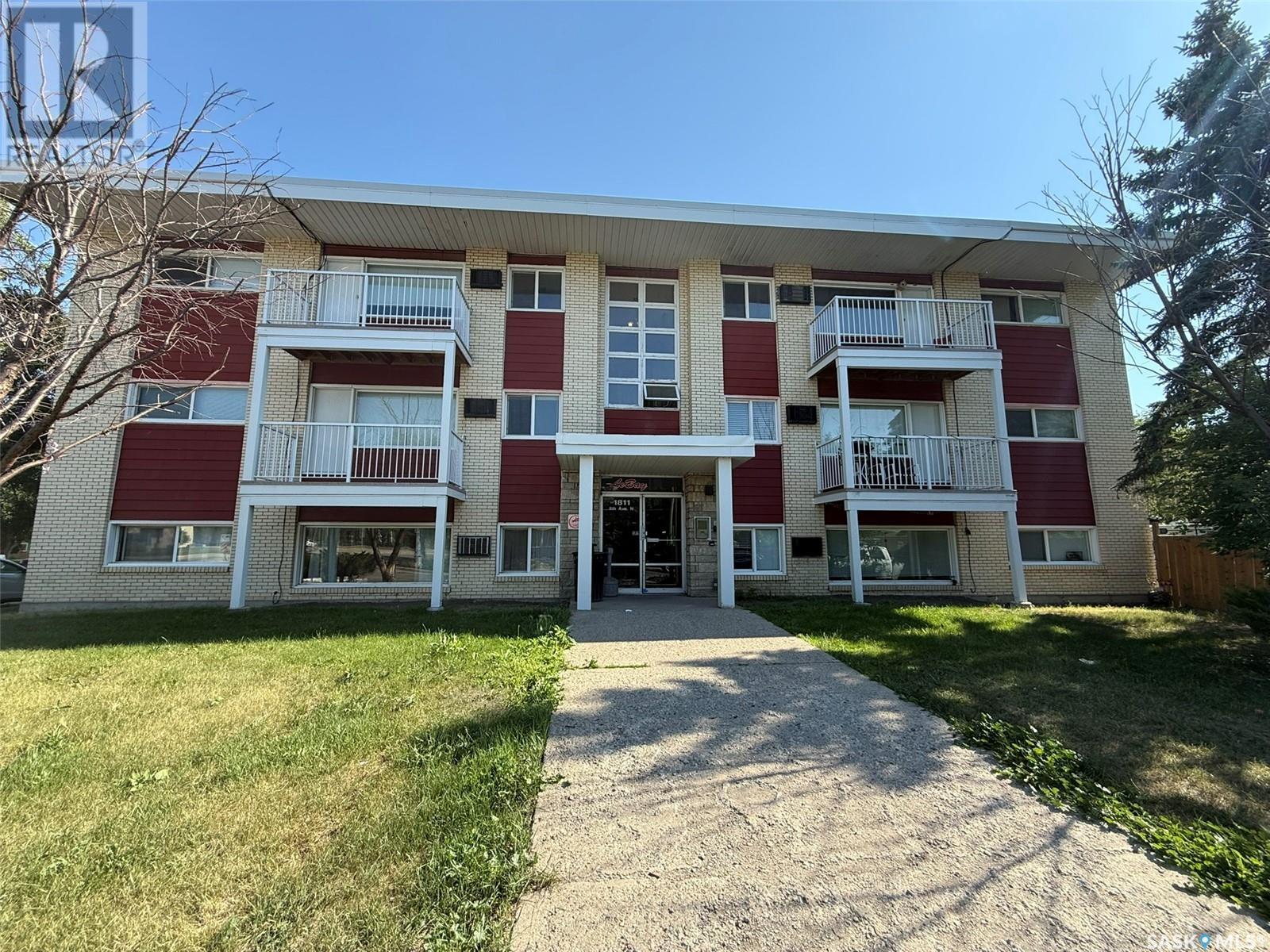 1811 8th Avenue N Unit 3, Regina, SK S4R 0G5