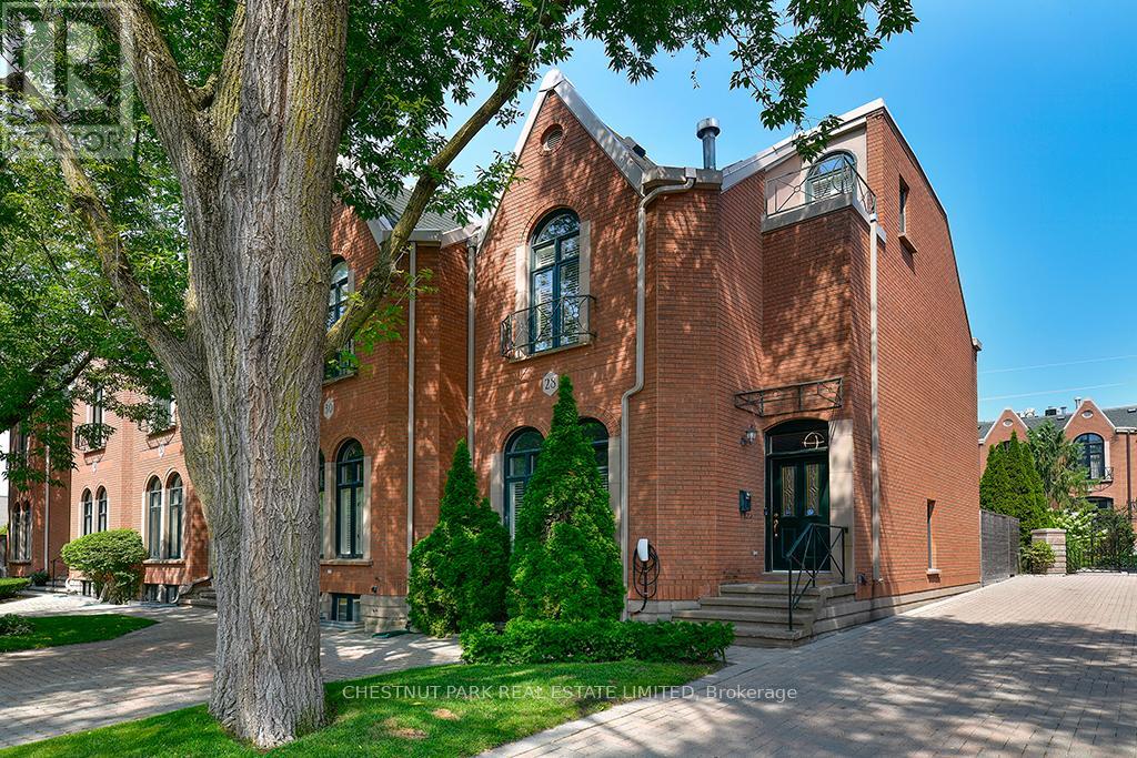28 Marlborough Ave, Toronto, ON M5R 3T2