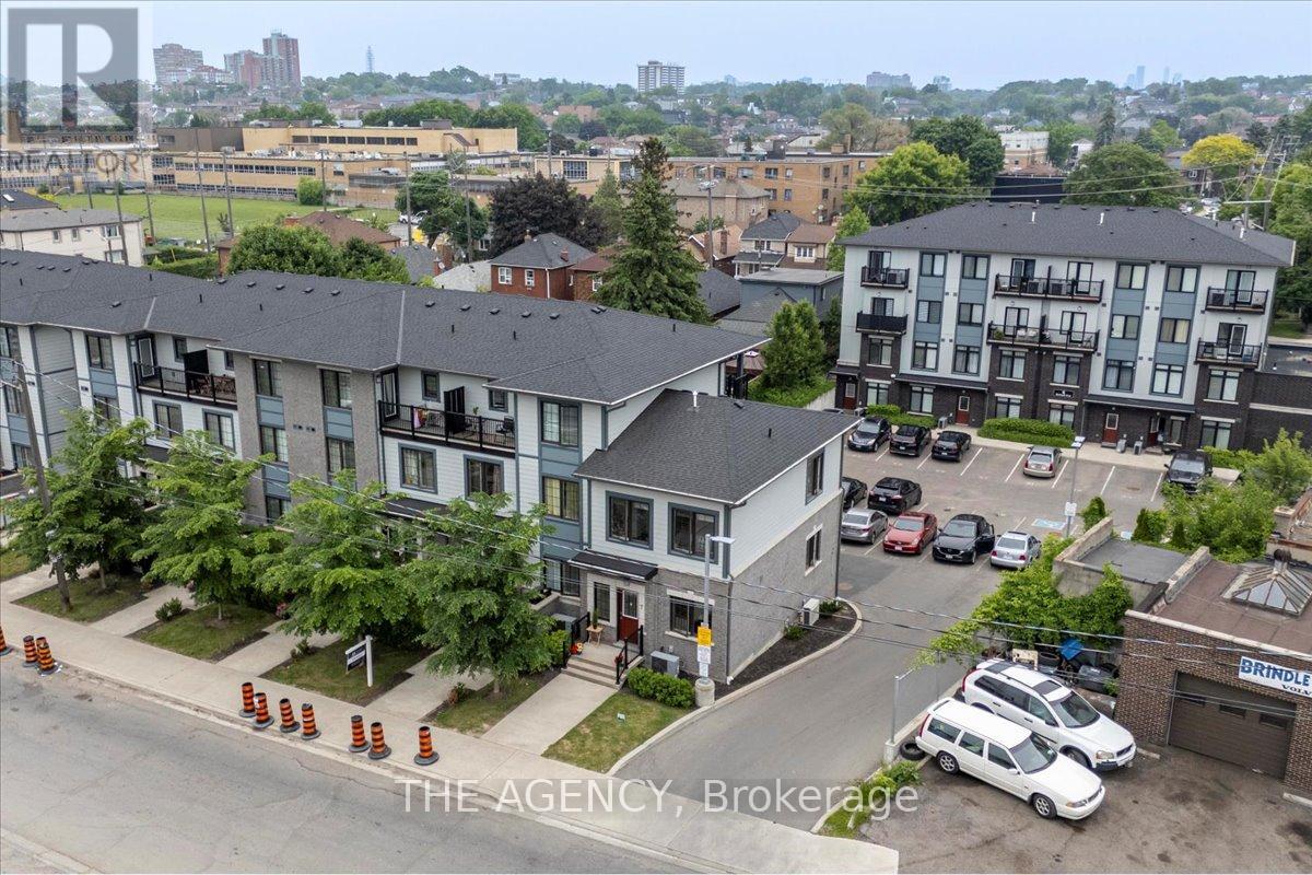 7 Forbes Ave, Toronto Keelesdale-eglinton West, ON M6M 0B5