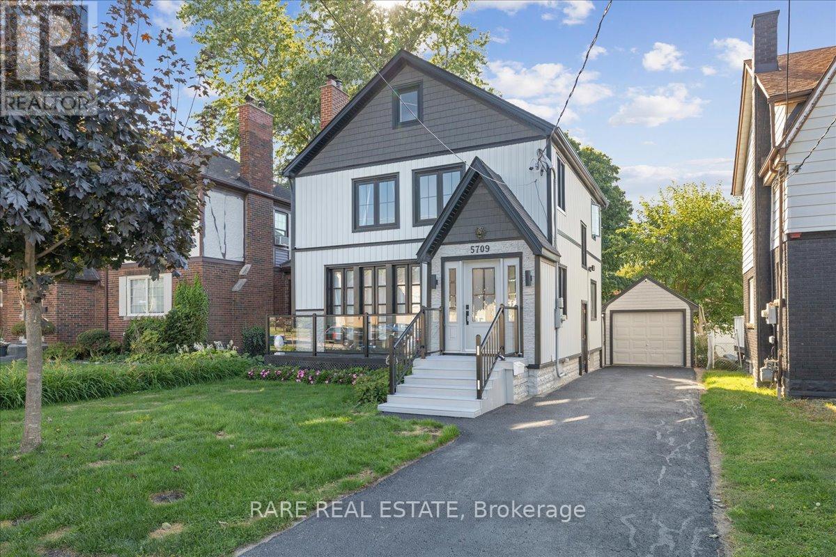 5709 Dorchester Rd, Niagara Falls, ON L2G 5S5
