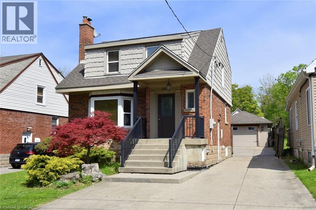 293 Emerson St, Hamilton, ON L8S 2Y8