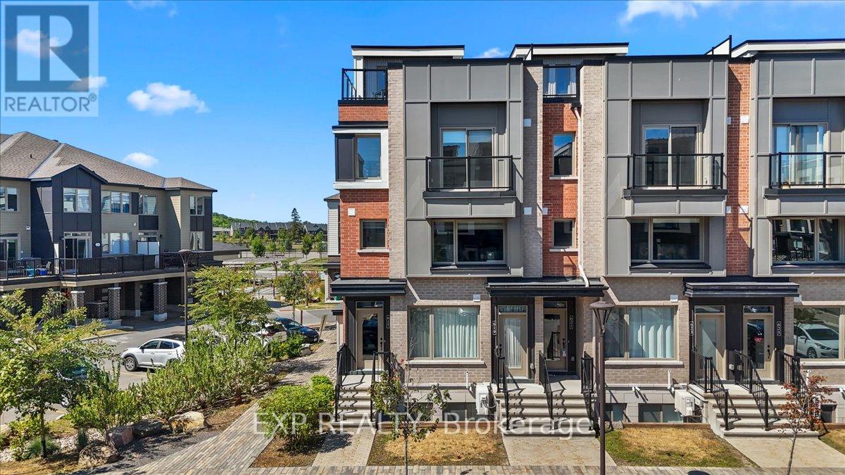 617 Makwa Private, Ottawa, ON K1K 5A4
