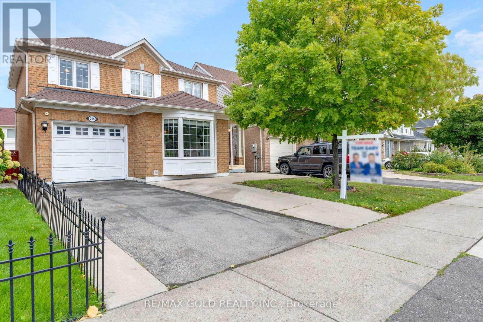 255 Brisdale Dr, Brampton, ON L7A 2T3