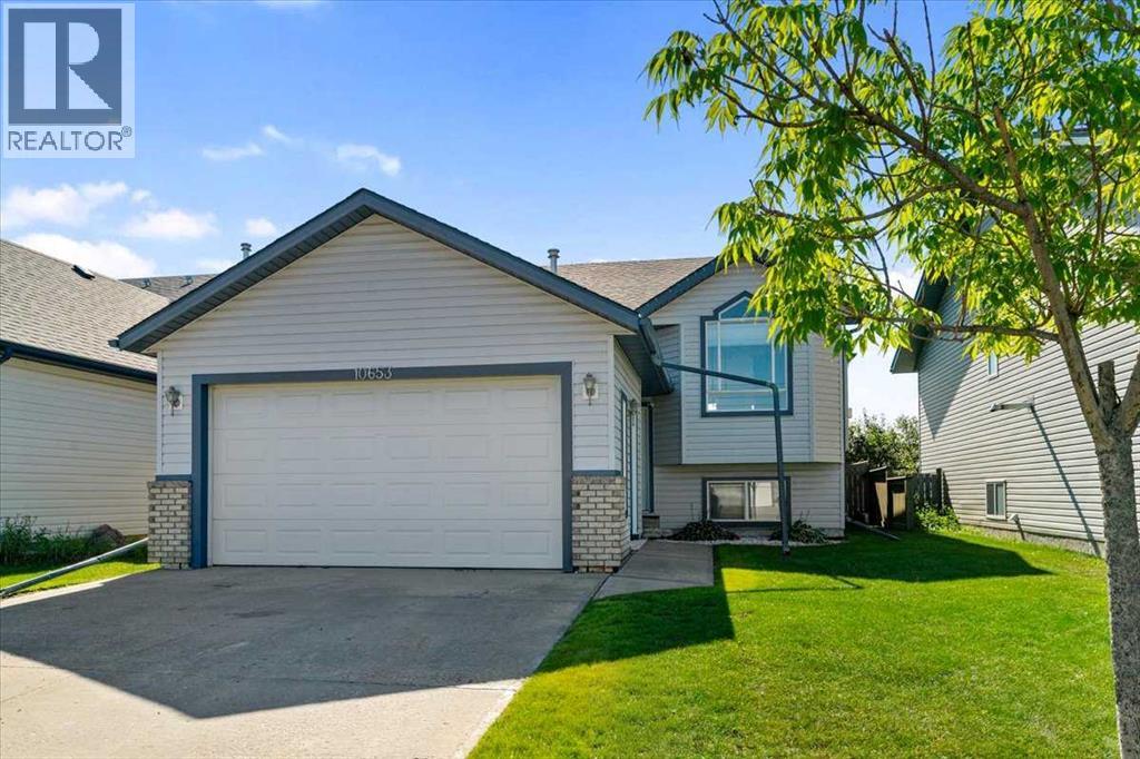 10653 Royal Oaks Dr, Grande Prairie, AB T8V 8G3