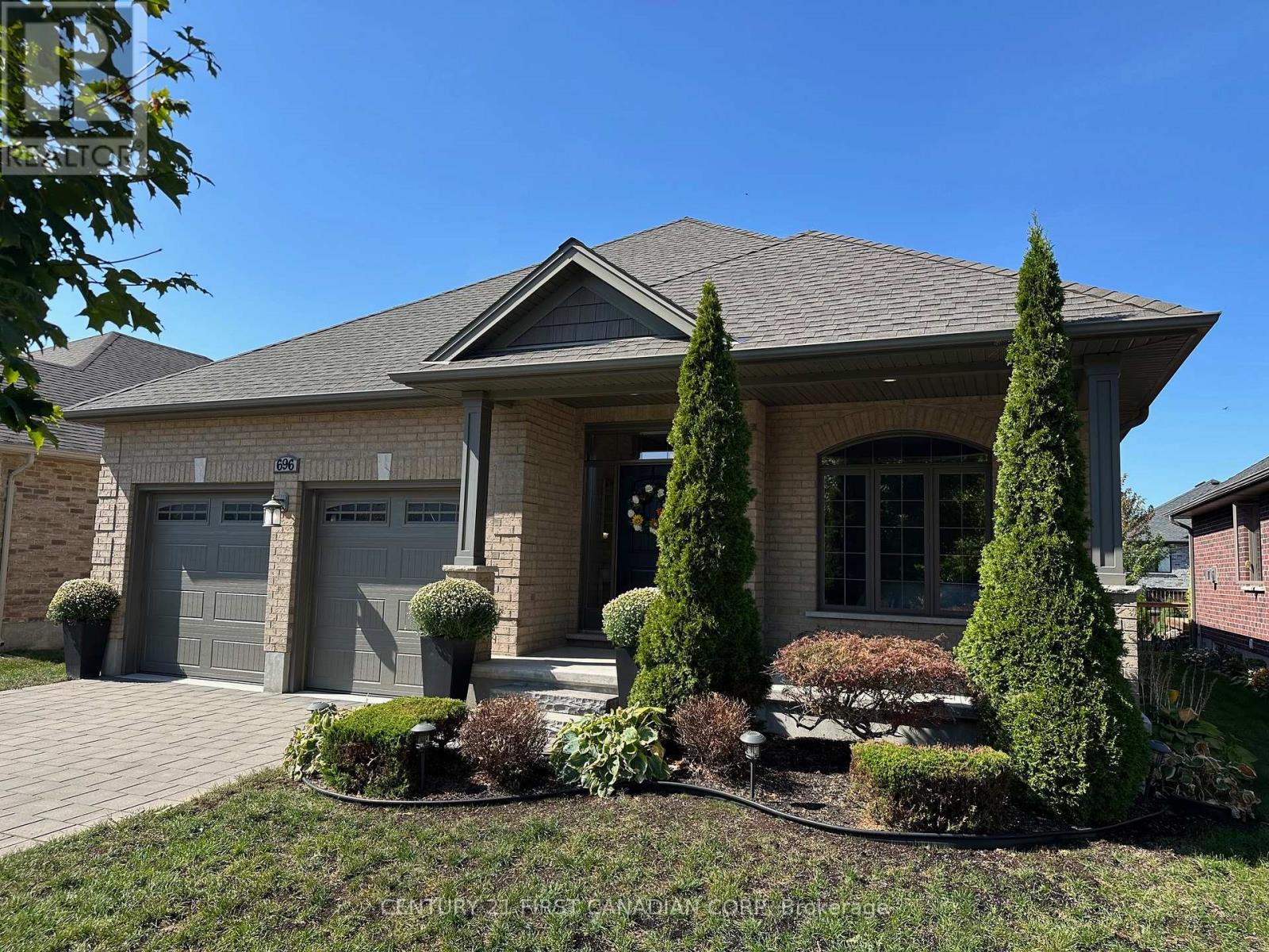 696 Bennett Cres, Strathroy-Caradoc, ON N0L 1W0
