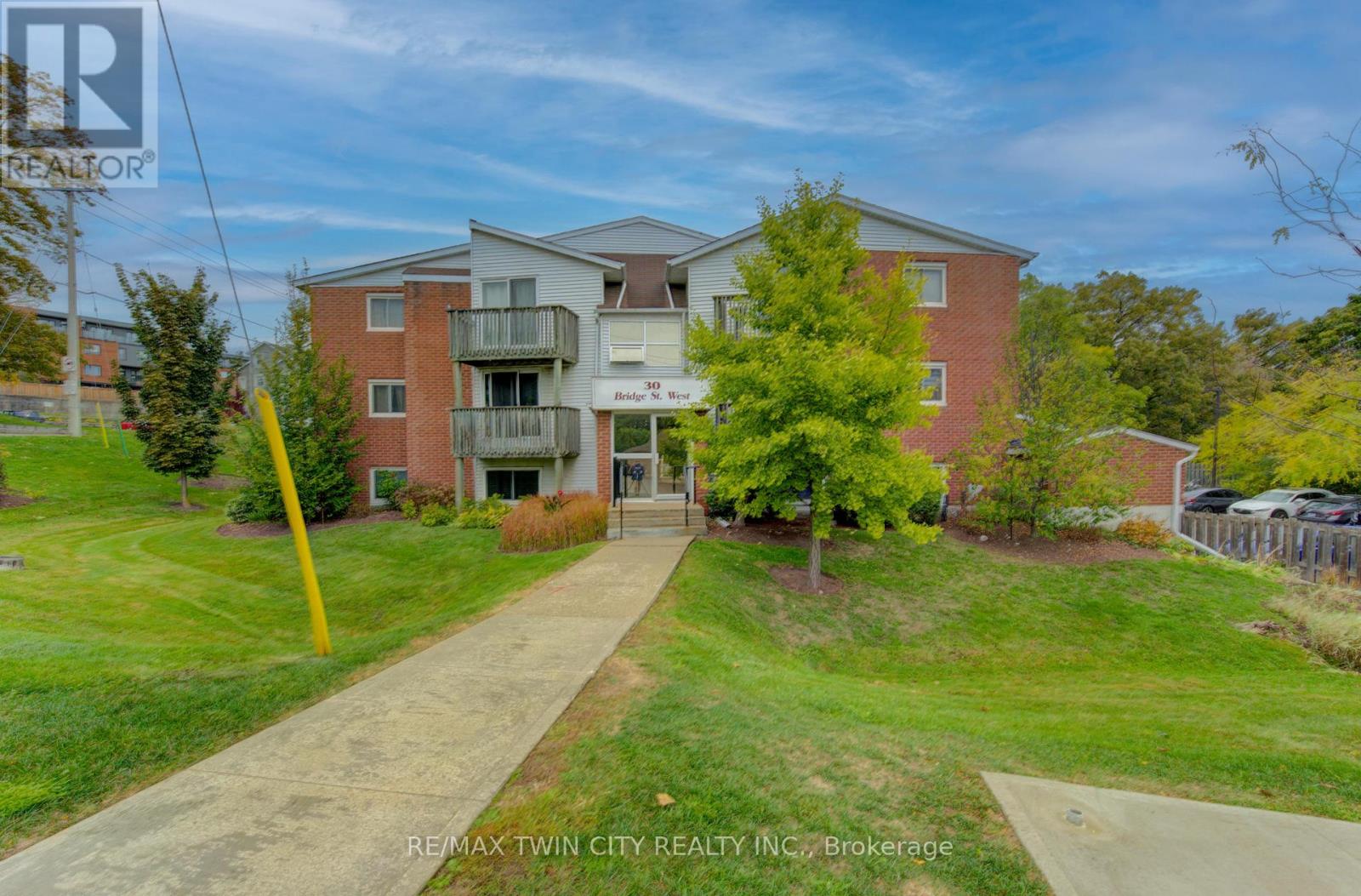 30 Bridge St, Kitchener, ON N2K 1K4