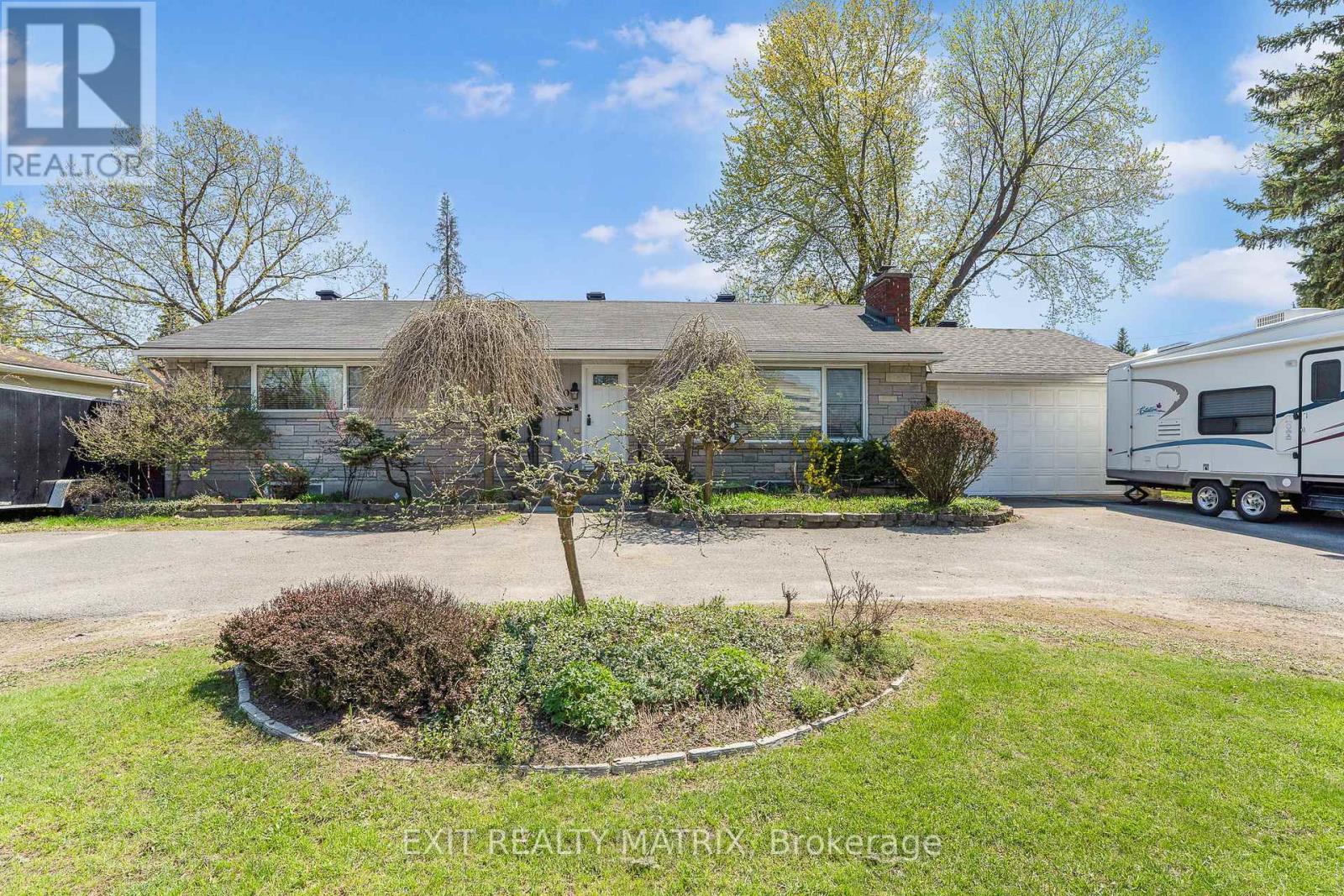 440 Smyth Rd, Ottawa, ON K1H 5A4