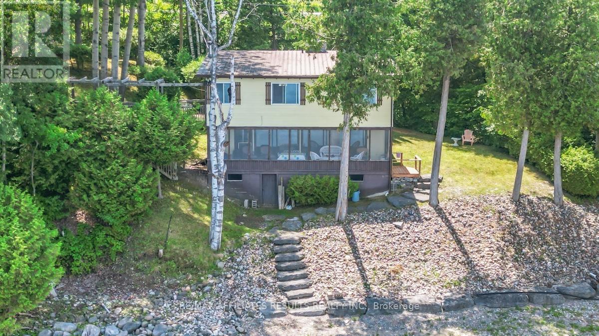 2130 B River Rd, Mcnabbraeside, ON K0A 1G0