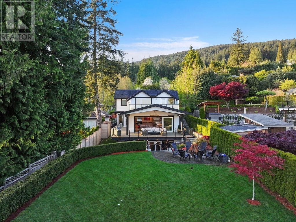 105 Monte Vista Ct, North Vancouver, BC V7N 4N1