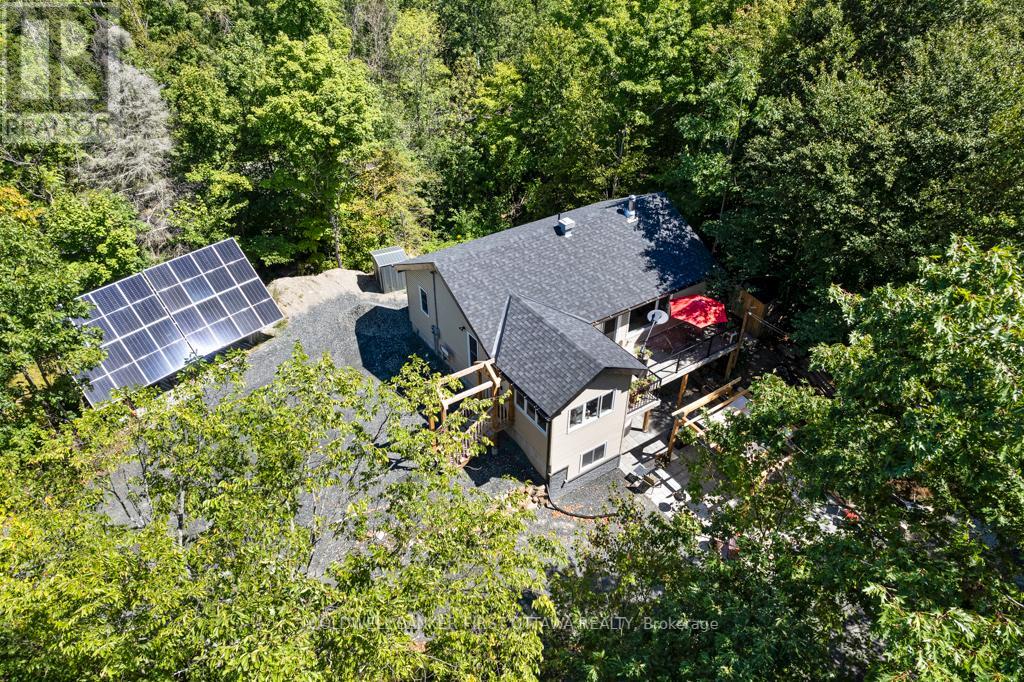 4031 Bolingbroke Rd, Tay Valley, ON K0H 2B0