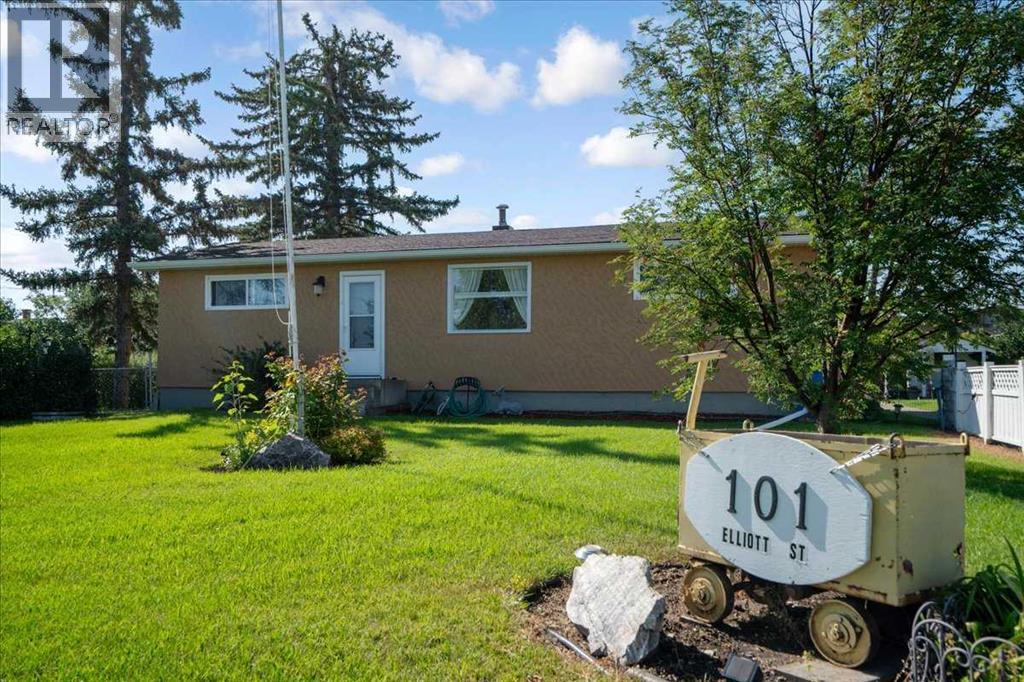 101 Elliott St, Rural Foothills County, AB T0L 0A0