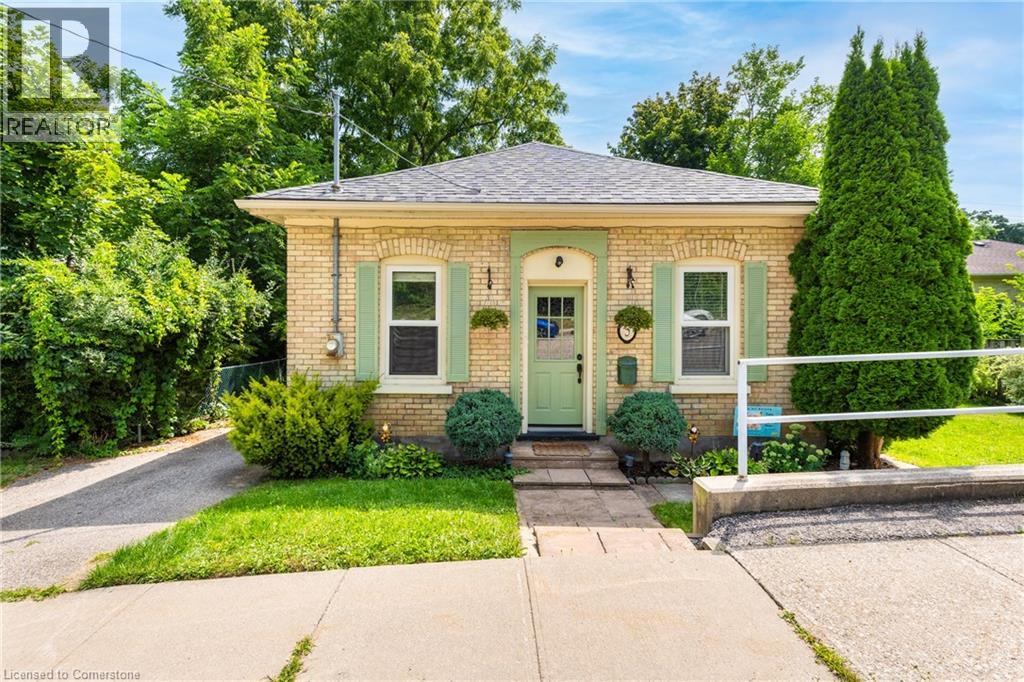 5 Metcalfe St, Cambridge, ON N1S 2N7