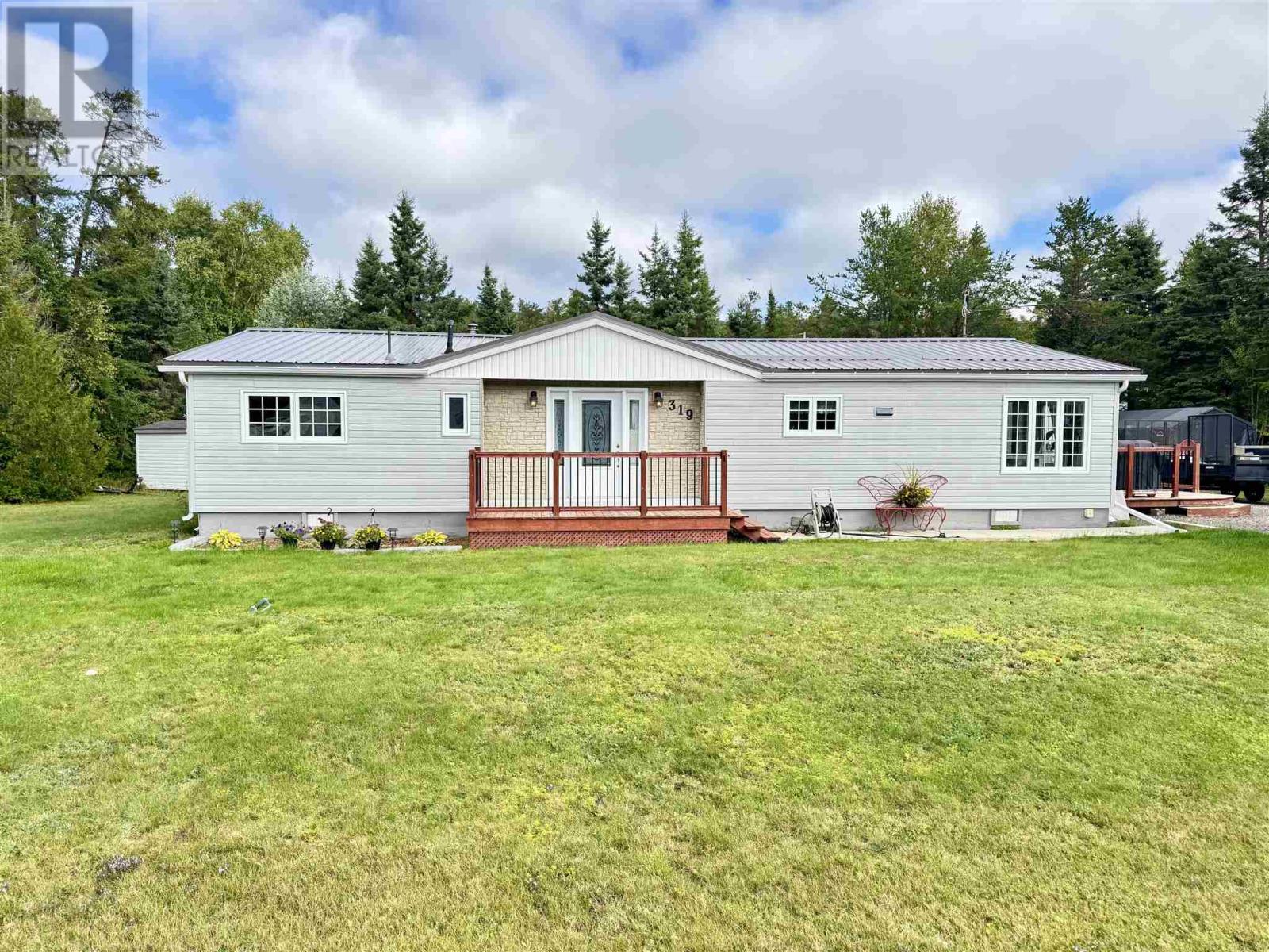 319 Blue Cres, Wawa, ON P0S 1K0