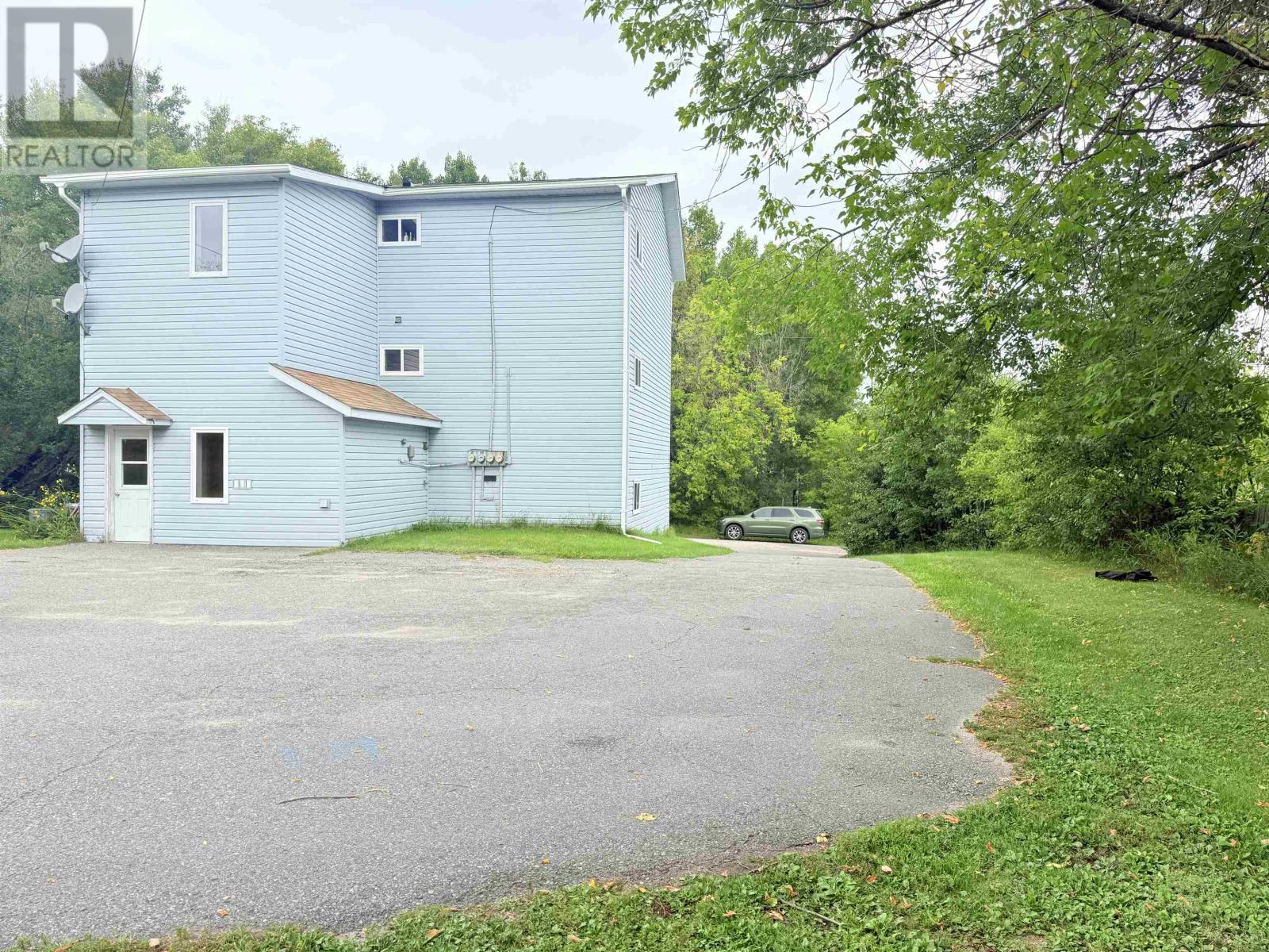 137 Prince St, Sioux Lookout, ON P8T 1A3