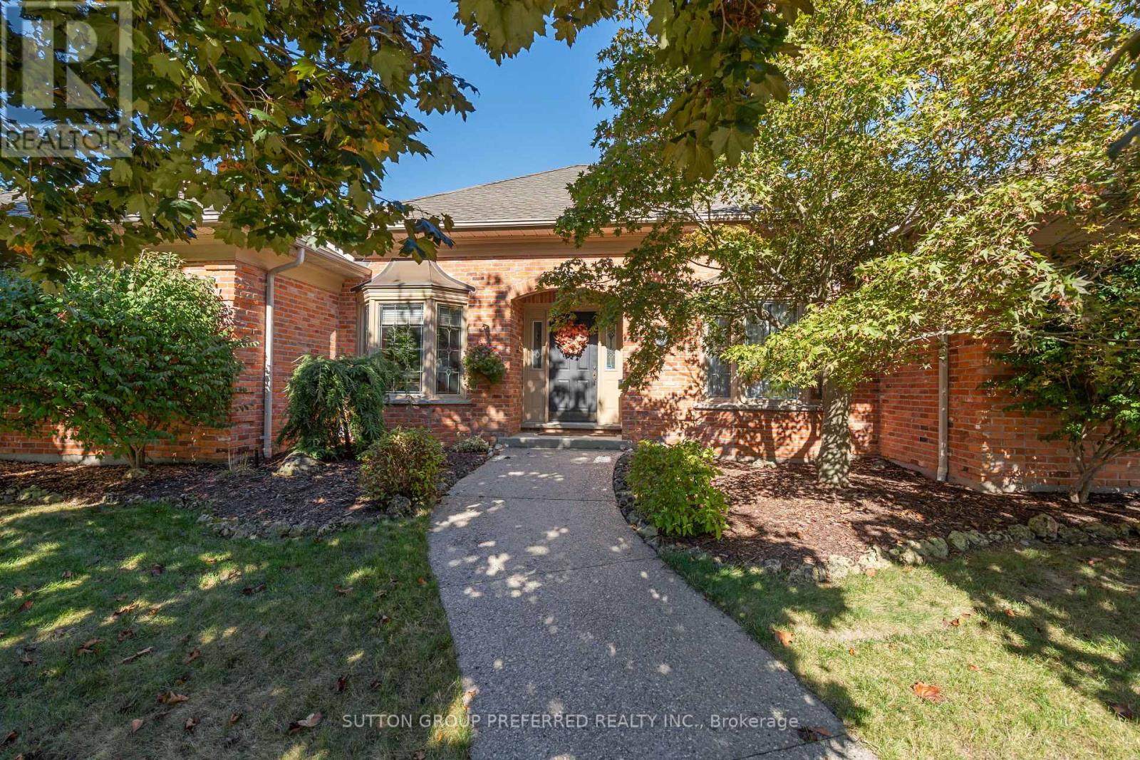 31 Havenwood Way, London, ON N6H 5B8
