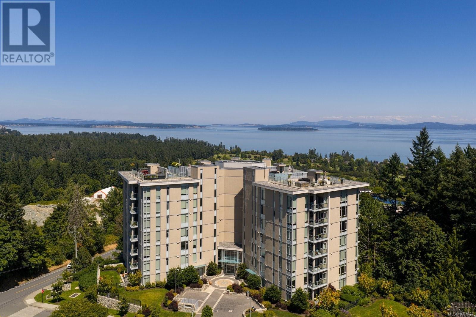 5388 Hill Rise Terr Unit 602 Ter, Saanich, BC V8Y 3K3