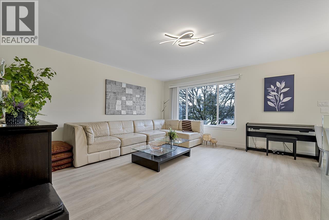 3512 Pearkes Pl, Port Coquitlam, BC V3B 5E5