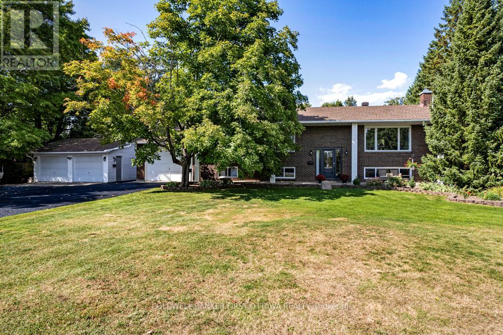 376 Napoleon St, Carleton Place, ON K7C 4V5
