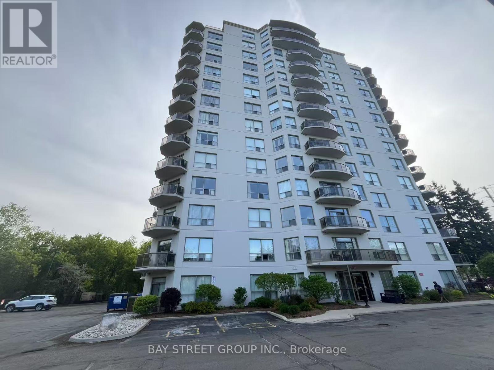 308 255 Keats Way, Waterloo, ON N2L 6N6