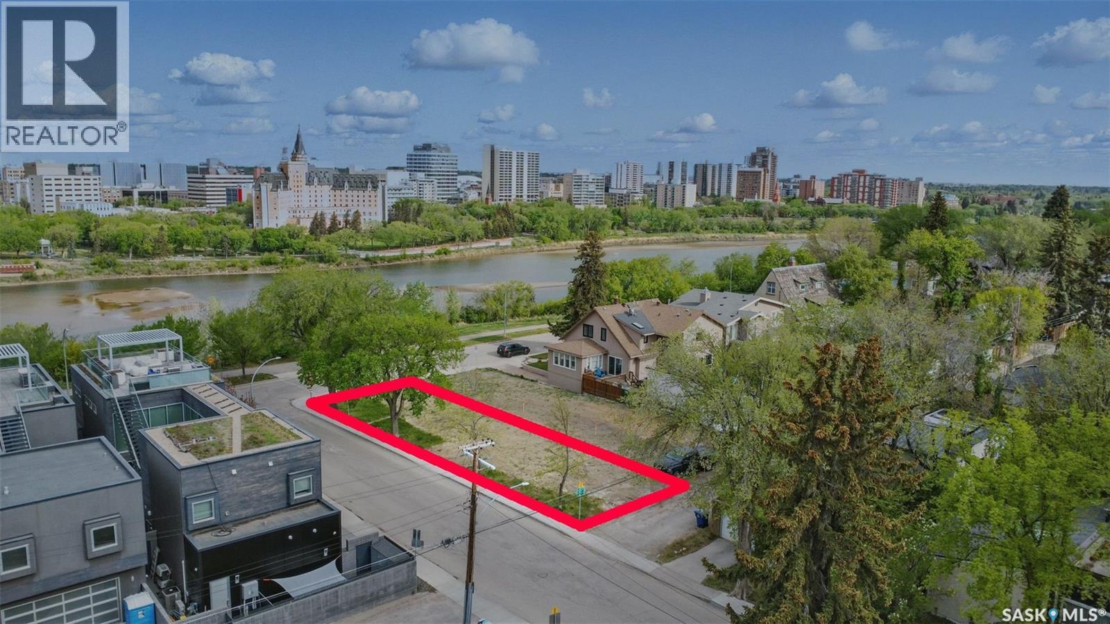 702 Saskatchewan Cres E, Saskatoon, SK S7N 0L2