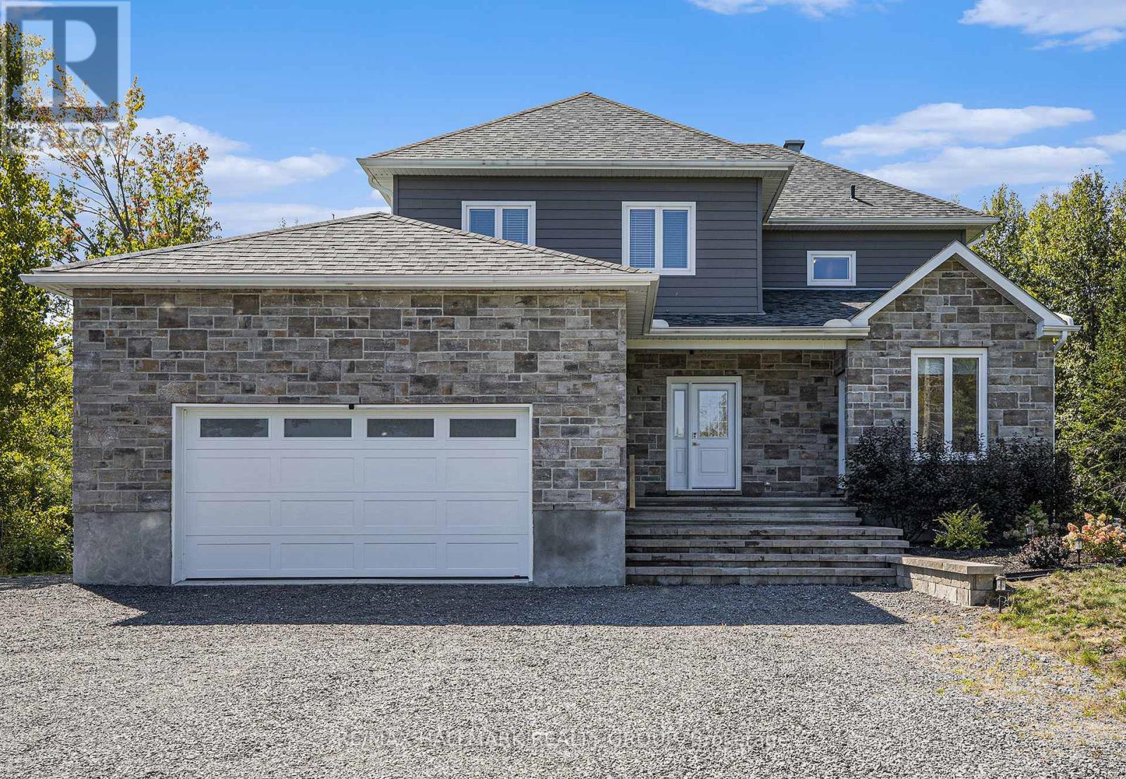 156 Country Meadow Dr, Ottawa, ON K0A 1L0