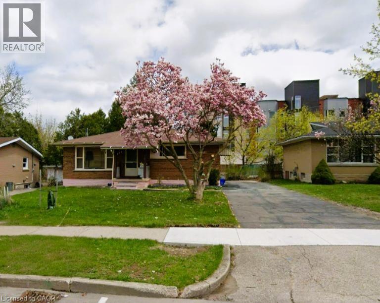 274 Sunview St, Waterloo, ON N2L 3V9